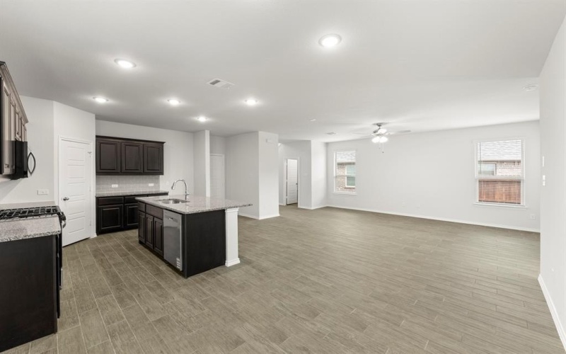 1825 Hazer Lane, Mesquite, TX 75149, 3 Bedrooms Bedrooms, ,2 BathroomsBathrooms,Residential,For Sale,1825 Hazer Lane,0,21090049