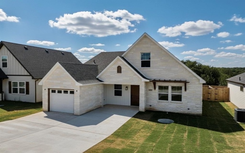 5610 San Jacinto Drive, Granbury, TX 76048, 4 Bedrooms Bedrooms, ,2 BathroomsBathrooms,Residential,For Sale,5610 San Jacinto Drive,0,21090077