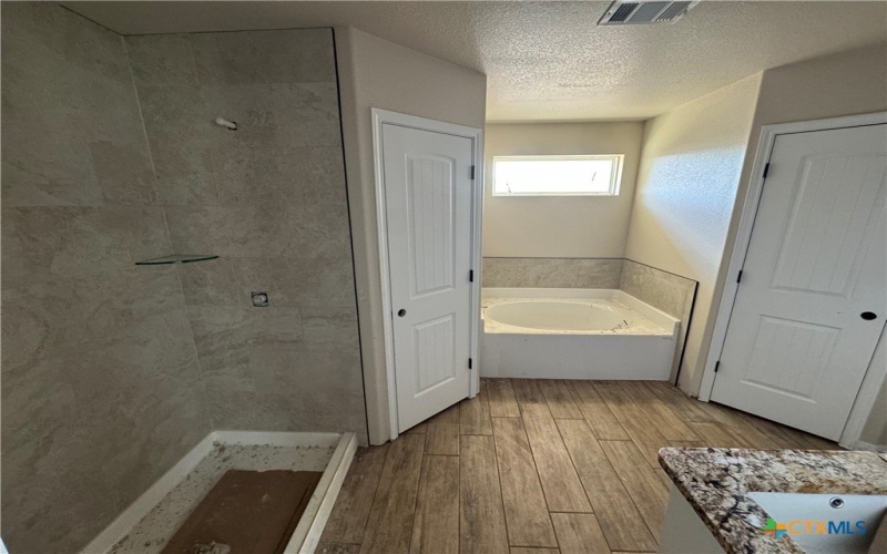 2540 Cowgirl Trail, Belton, TX 76513, 5 Bedrooms Bedrooms, ,2 BathroomsBathrooms,Residential,For Sale,2540 Cowgirl Trail,0,595676