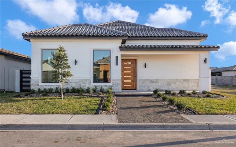 2700 W Chesterfield Avenue, Edinburg, TX 78539, 4 Bedrooms Bedrooms, ,3 BathroomsBathrooms,Residential,For Sale,2700 W Chesterfield Avenue,0,466616