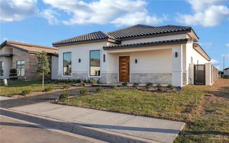 2700 W Chesterfield Avenue, Edinburg, TX 78539, 4 Bedrooms Bedrooms, ,3 BathroomsBathrooms,Residential,For Sale,2700 W Chesterfield Avenue,0,466616