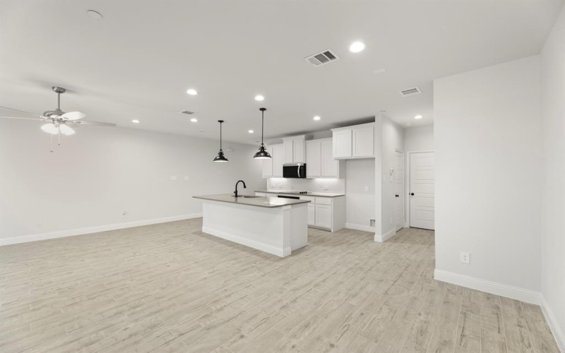 6945 Mustang Isle Drive, Dallas, TX 75228, 3 Habitaciones Habitaciones , ,2 BañosBaños,Residential,En Venta,6945 Mustang Isle Drive,0,21090118