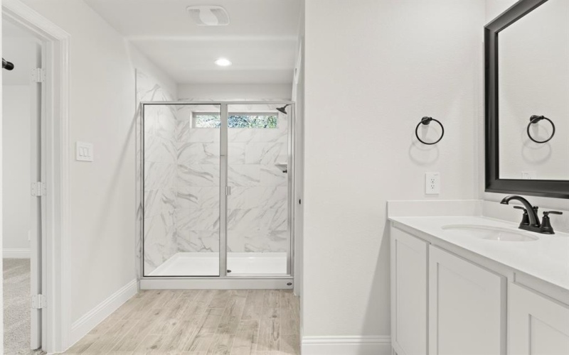 6945 Mustang Isle Drive, Dallas, TX 75228, 3 Habitaciones Habitaciones , ,2 BañosBaños,Residential,En Venta,6945 Mustang Isle Drive,0,21090118