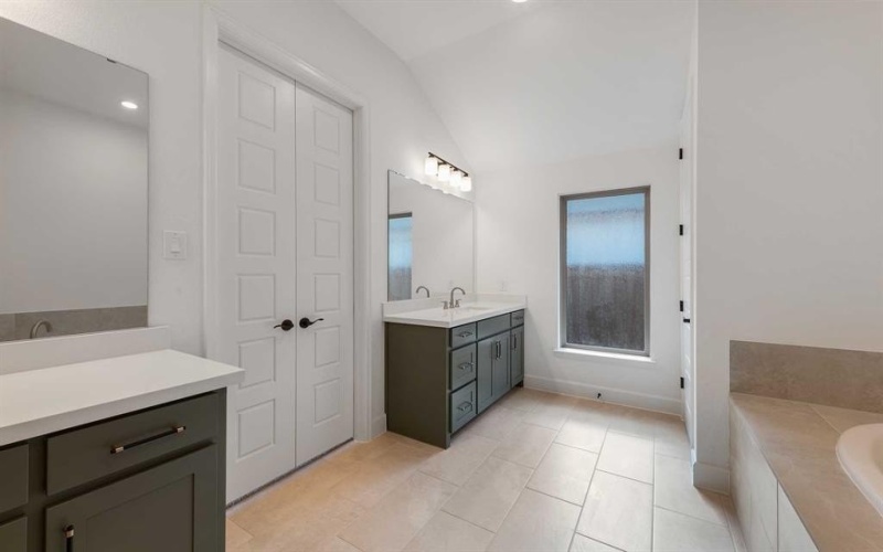 1032 Upland Court, Rockwall, TX 75087, 4 Habitaciones Habitaciones , ,3 BañosBaños,Residential,En Venta,1032 Upland Court,0,21090128