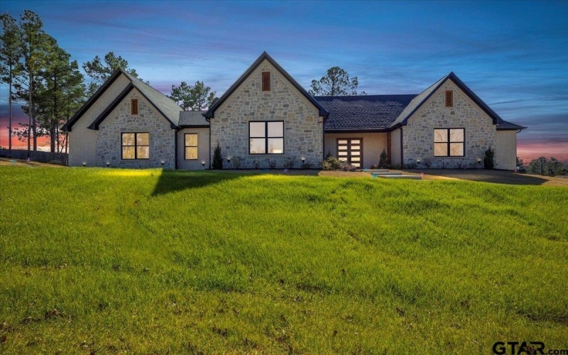 12181 Oak Grove Dr., Tyler, TX 75706, 4 Bedrooms Bedrooms, ,3 BathroomsBathrooms,Residential,For Sale,12181 Oak Grove Dr.,25001736