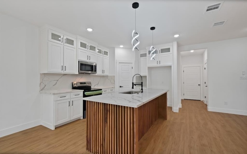 503 W Earl Street, Cleburne, TX 76033, 3 Bedrooms Bedrooms, ,2 BathroomsBathrooms,Residential,For Sale,503 W Earl Street,0,21090418