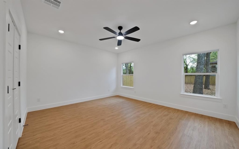 503 W Earl Street, Cleburne, TX 76033, 3 Bedrooms Bedrooms, ,2 BathroomsBathrooms,Residential,For Sale,503 W Earl Street,0,21090418