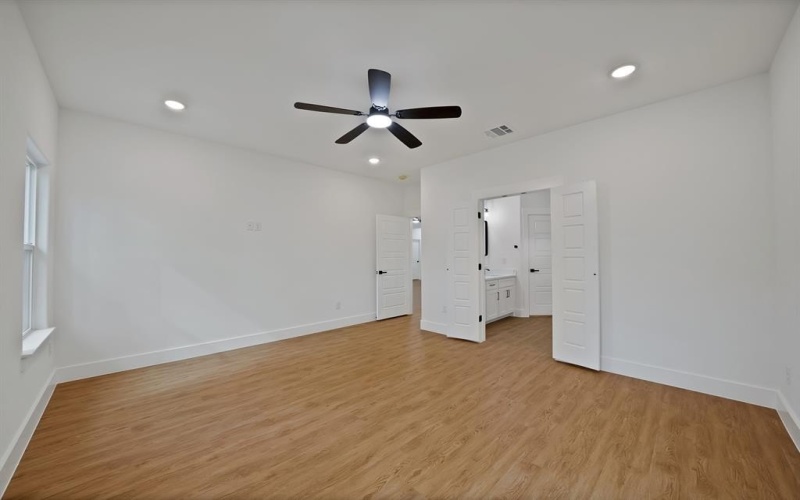 503 W Earl Street, Cleburne, TX 76033, 3 Bedrooms Bedrooms, ,2 BathroomsBathrooms,Residential,For Sale,503 W Earl Street,0,21090418