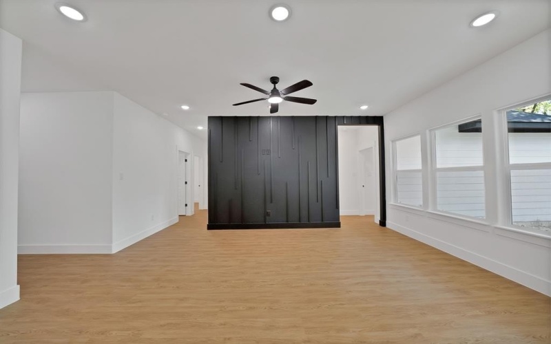 503 W Earl Street, Cleburne, TX 76033, 3 Bedrooms Bedrooms, ,2 BathroomsBathrooms,Residential,For Sale,503 W Earl Street,0,21090418