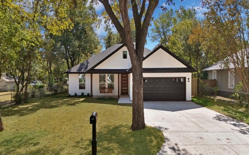 503 W Earl Street, Cleburne, TX 76033, 3 Bedrooms Bedrooms, ,2 BathroomsBathrooms,Residential,For Sale,503 W Earl Street,0,21090418