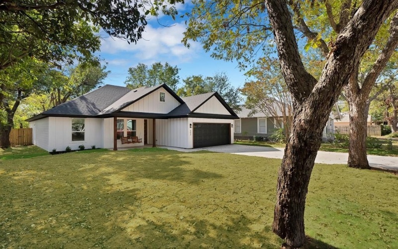 503 W Earl Street, Cleburne, TX 76033, 3 Bedrooms Bedrooms, ,2 BathroomsBathrooms,Residential,For Sale,503 W Earl Street,0,21090418