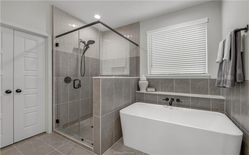 4309 Batona Court, Bryan, TX 77802, 4 Habitaciones Habitaciones , ,3 BañosBaños,Residential,En Venta,4309 Batona Court,0,25010911