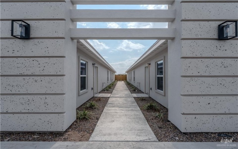 3021 Briggs Road, Weslaco, TX 78596, ,Residential Multi Family,For Sale,3021 Briggs Road,466855