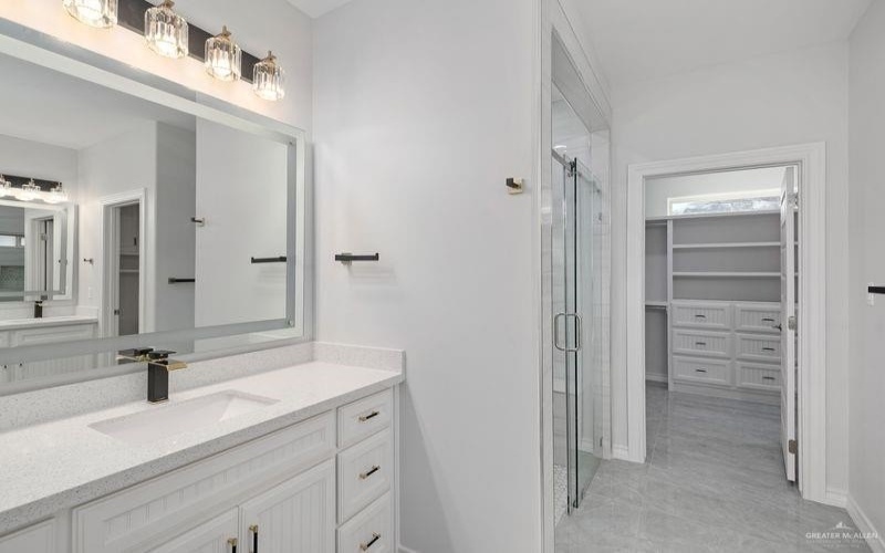 8023 N 48th Lane, McAllen, TX 78504, 4 Habitaciones Habitaciones , ,3 BañosBaños,Residential,En Venta,8023 N 48th Lane,0,483701