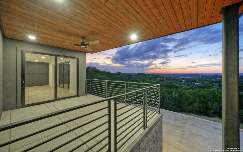 585 Highland Terrace, Canyon Lake, TX 78133, 3 Bedrooms Bedrooms, ,5 BathroomsBathrooms,Residential,For Sale,585 Highland Terrace,0,1916566