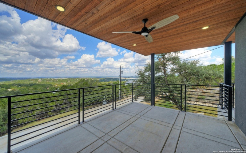 585 Highland Terrace, Canyon Lake, TX 78133, 3 Bedrooms Bedrooms, ,5 BathroomsBathrooms,Residential,For Sale,585 Highland Terrace,0,1916566