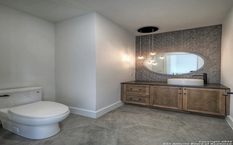 585 Highland Terrace, Canyon Lake, TX 78133, 3 Bedrooms Bedrooms, ,5 BathroomsBathrooms,Residential,For Sale,585 Highland Terrace,0,1916566