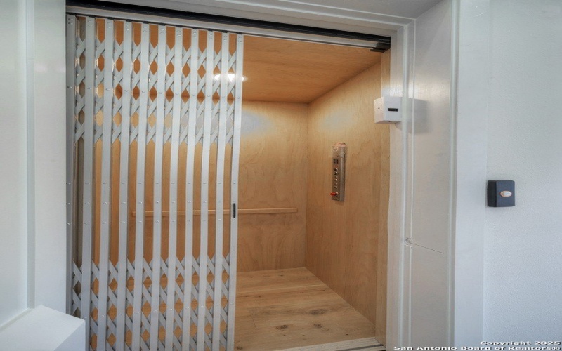 585 Highland Terrace, Canyon Lake, TX 78133, 3 Bedrooms Bedrooms, ,5 BathroomsBathrooms,Residential,For Sale,585 Highland Terrace,0,1916566