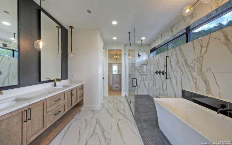 585 Highland Terrace, Canyon Lake, TX 78133, 3 Bedrooms Bedrooms, ,5 BathroomsBathrooms,Residential,For Sale,585 Highland Terrace,0,1916566