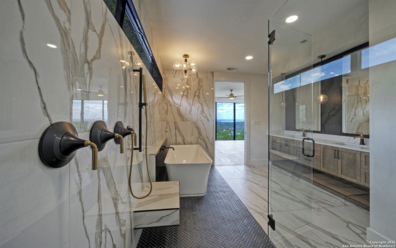 585 Highland Terrace, Canyon Lake, TX 78133, 3 Bedrooms Bedrooms, ,5 BathroomsBathrooms,Residential,For Sale,585 Highland Terrace,0,1916566