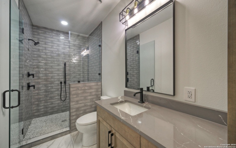 585 Highland Terrace, Canyon Lake, TX 78133, 3 Bedrooms Bedrooms, ,5 BathroomsBathrooms,Residential,For Sale,585 Highland Terrace,0,1916566