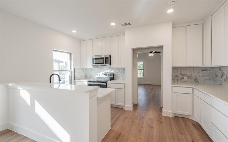 1224 Elva Warren Street, Fort Worth, TX 76115, 8 Bedrooms Bedrooms, ,5 BathroomsBathrooms,Residential Multi Family,For Sale,1224 Elva Warren Street,0,21090509