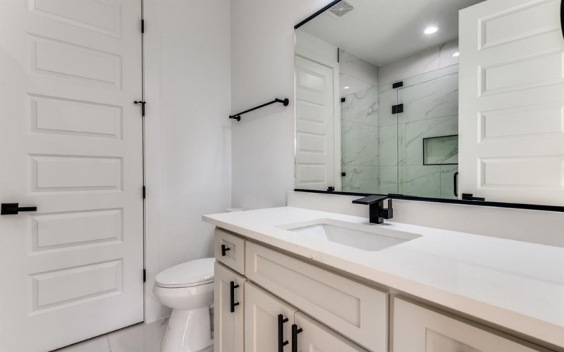 1700 Carriage Creek Drive, DeSoto, TX 75115, 4 Habitaciones Habitaciones , ,5 BañosBaños,Residential,En Venta,1700 Carriage Creek Drive,0,21090630