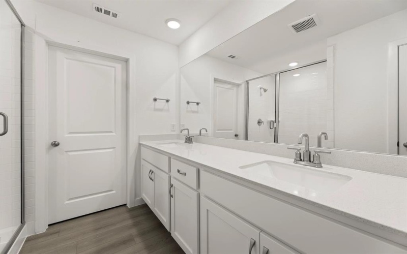 1015 Handel Road, Forney, TX 75126, 5 Habitaciones Habitaciones , ,5 BañosBaños,Residential,En Venta,1015 Handel Road,0,21090641