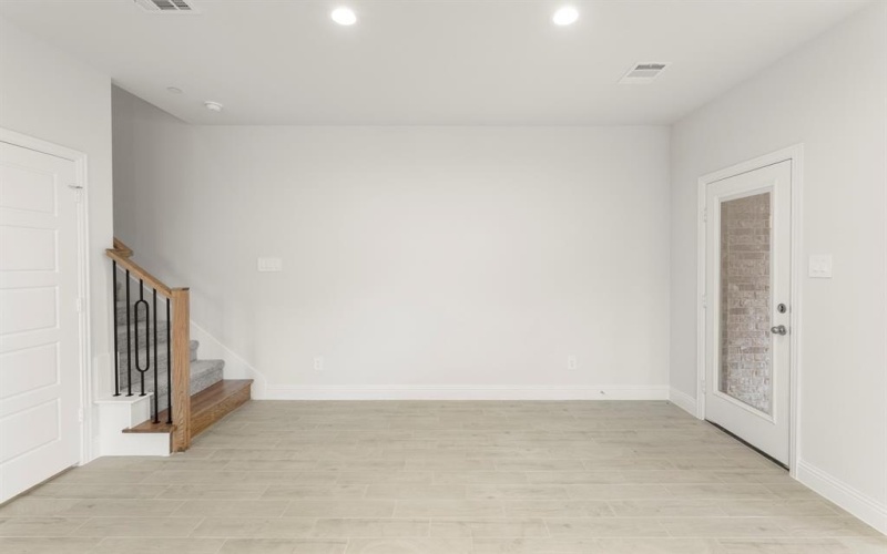 6949 Mustang Isle Drive, Dallas, TX 75228, 3 Bedrooms Bedrooms, ,2 BathroomsBathrooms,Residential,For Sale,6949 Mustang Isle Drive,0,21090669