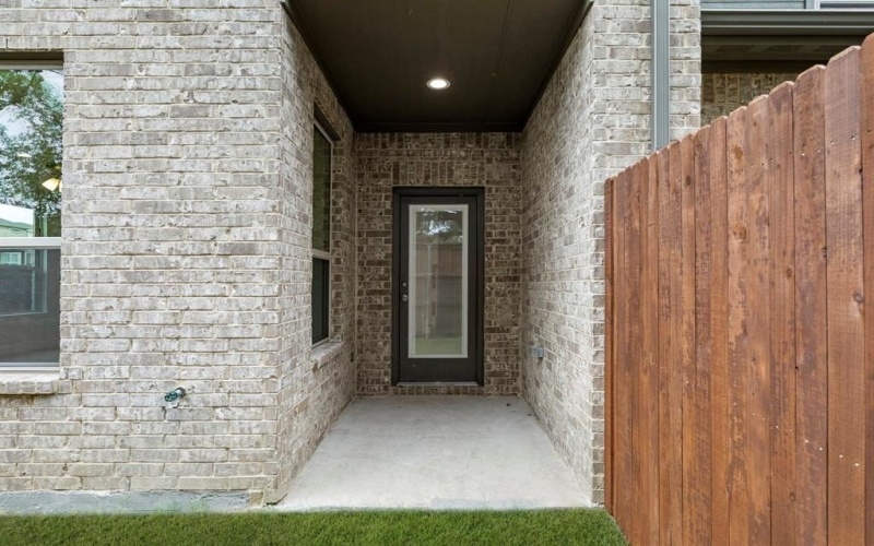 6949 Mustang Isle Drive, Dallas, TX 75228, 3 Bedrooms Bedrooms, ,2 BathroomsBathrooms,Residential,For Sale,6949 Mustang Isle Drive,0,21090669