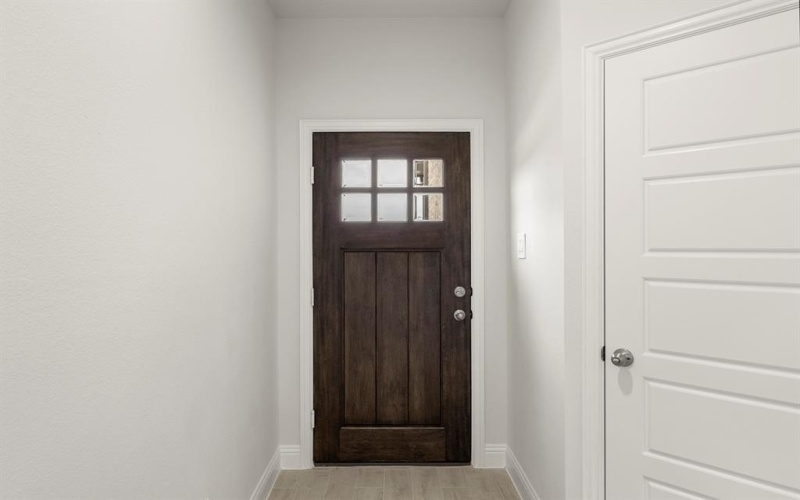 6949 Mustang Isle Drive, Dallas, TX 75228, 3 Bedrooms Bedrooms, ,2 BathroomsBathrooms,Residential,For Sale,6949 Mustang Isle Drive,0,21090669