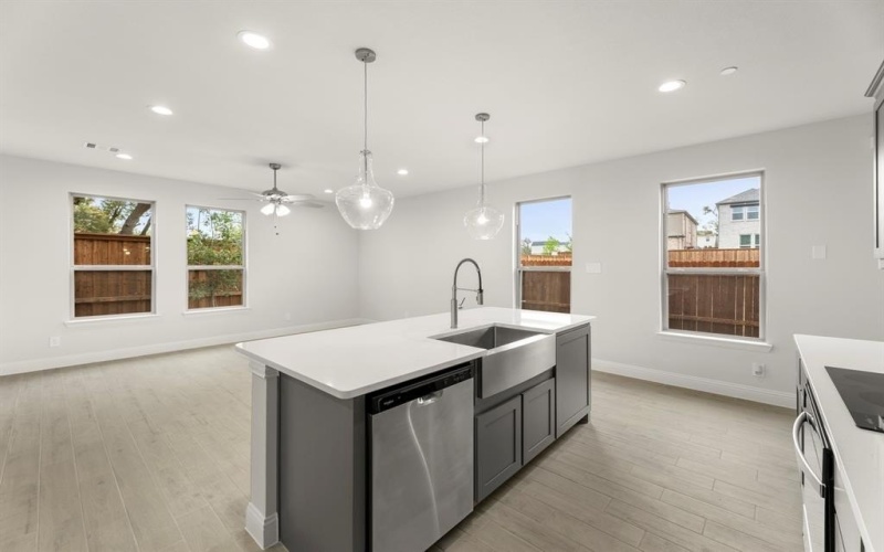 6949 Mustang Isle Drive, Dallas, TX 75228, 3 Bedrooms Bedrooms, ,2 BathroomsBathrooms,Residential,For Sale,6949 Mustang Isle Drive,0,21090669