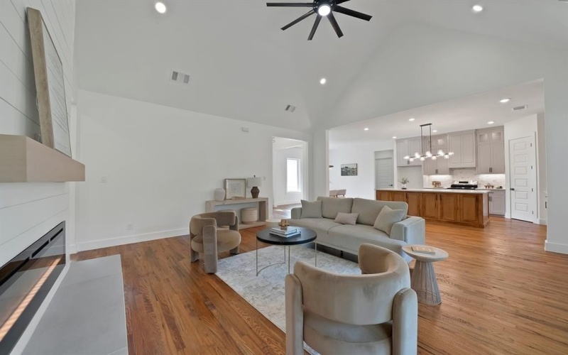 242 Oakwood Drive, Lancaster, TX 75146, 4 Bedrooms Bedrooms, ,3 BathroomsBathrooms,Residential,For Sale,242 Oakwood Drive,0,21090745