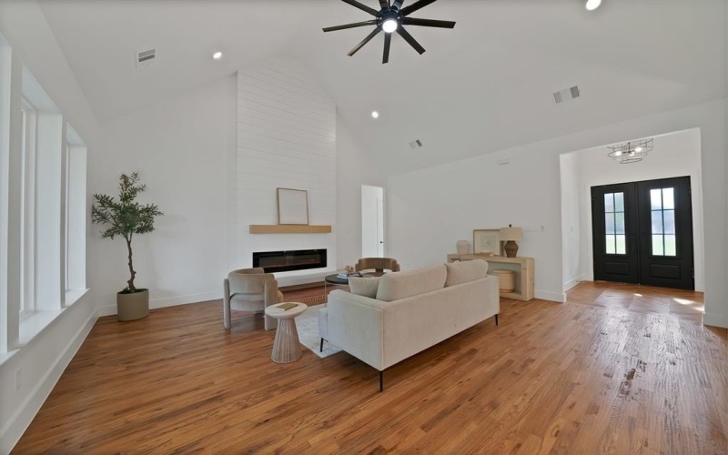 242 Oakwood Drive, Lancaster, TX 75146, 4 Bedrooms Bedrooms, ,3 BathroomsBathrooms,Residential,For Sale,242 Oakwood Drive,0,21090745