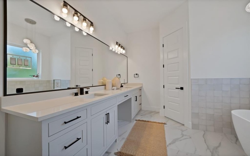 242 Oakwood Drive, Lancaster, TX 75146, 4 Bedrooms Bedrooms, ,3 BathroomsBathrooms,Residential,For Sale,242 Oakwood Drive,0,21090745