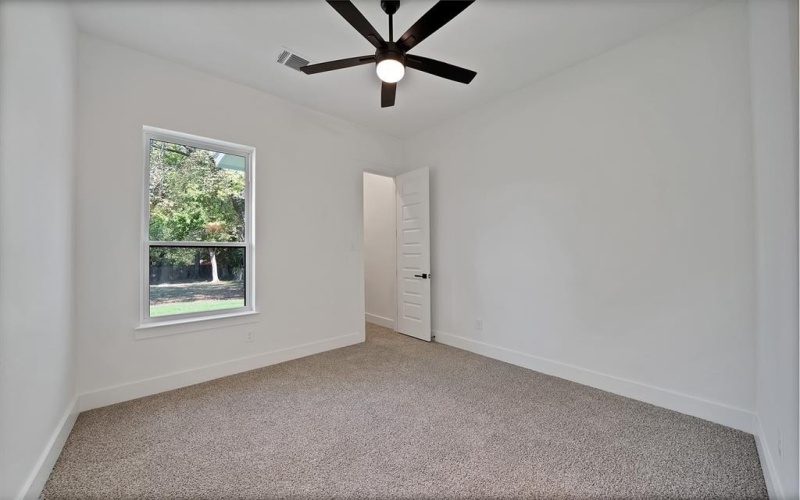 242 Oakwood Drive, Lancaster, TX 75146, 4 Bedrooms Bedrooms, ,3 BathroomsBathrooms,Residential,For Sale,242 Oakwood Drive,0,21090745