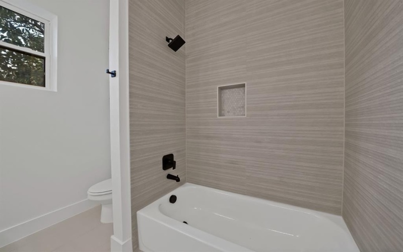 242 Oakwood Drive, Lancaster, TX 75146, 4 Bedrooms Bedrooms, ,3 BathroomsBathrooms,Residential,For Sale,242 Oakwood Drive,0,21090745
