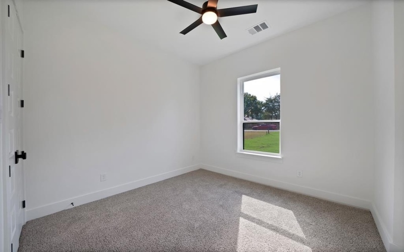 242 Oakwood Drive, Lancaster, TX 75146, 4 Bedrooms Bedrooms, ,3 BathroomsBathrooms,Residential,For Sale,242 Oakwood Drive,0,21090745