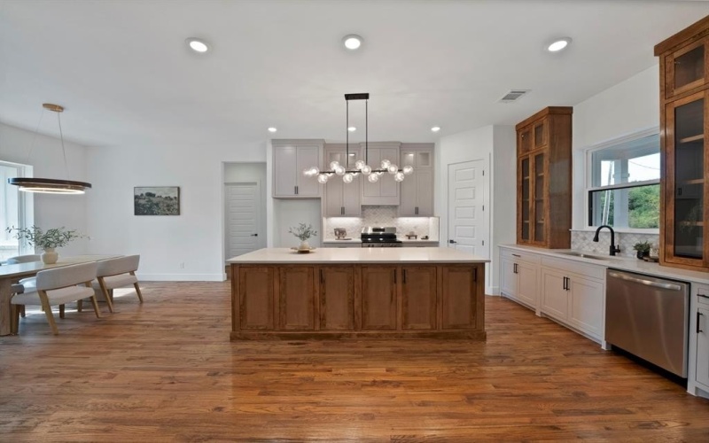 242 Oakwood Drive, Lancaster, TX 75146, 4 Bedrooms Bedrooms, ,3 BathroomsBathrooms,Residential,For Sale,242 Oakwood Drive,0,21090745
