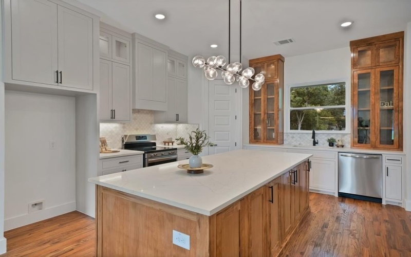 242 Oakwood Drive, Lancaster, TX 75146, 4 Bedrooms Bedrooms, ,3 BathroomsBathrooms,Residential,For Sale,242 Oakwood Drive,0,21090745