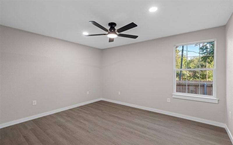 1105 N 11th Street, Waco, TX 76707, 6 Bedrooms Bedrooms, ,5 BathroomsBathrooms,Residential Multi Family,For Sale,1105 N 11th Street,0,21090777