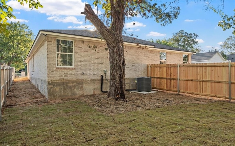 1105 N 11th Street, Waco, TX 76707, 6 Bedrooms Bedrooms, ,5 BathroomsBathrooms,Residential Multi Family,For Sale,1105 N 11th Street,0,21090777