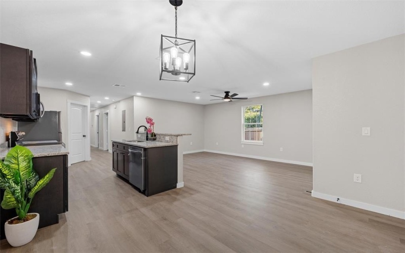 1105 N 11th Street, Waco, TX 76707, 6 Bedrooms Bedrooms, ,5 BathroomsBathrooms,Residential Multi Family,For Sale,1105 N 11th Street,0,21090777
