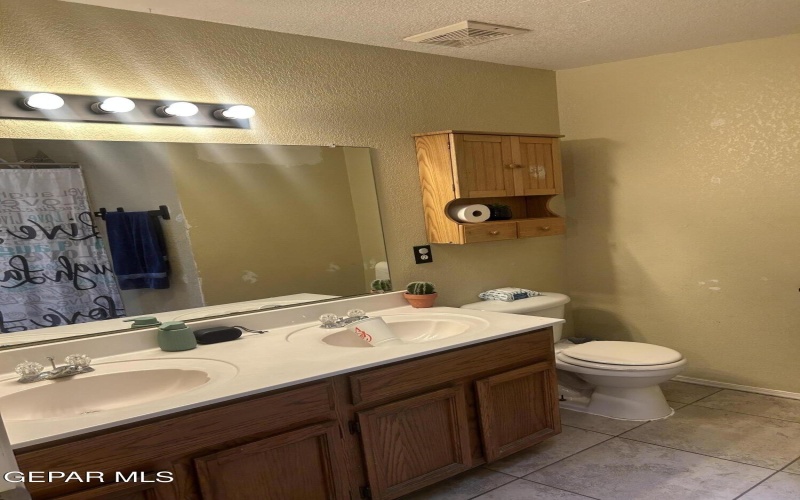 440 KATHERINE Drive, Horizon City, TX 79928, 4 Habitaciones Habitaciones , ,2 BañosBaños,Residential,En Venta,440 KATHERINE Drive,0,932282