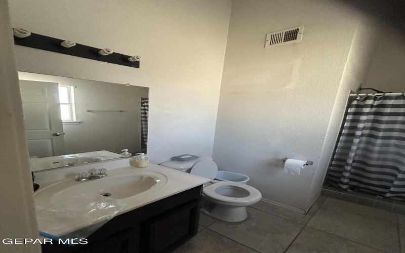 440 KATHERINE Drive, Horizon City, TX 79928, 4 Habitaciones Habitaciones , ,2 BañosBaños,Residential,En Venta,440 KATHERINE Drive,0,932282