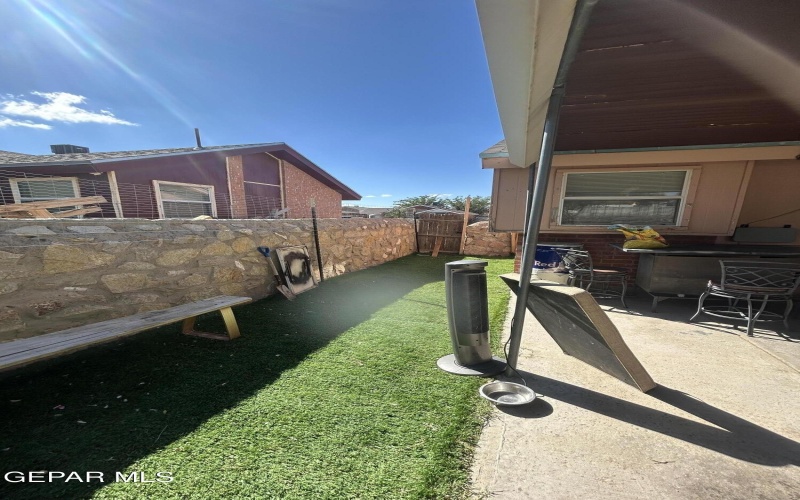 440 KATHERINE Drive, Horizon City, TX 79928, 4 Habitaciones Habitaciones , ,2 BañosBaños,Residential,En Venta,440 KATHERINE Drive,0,932282