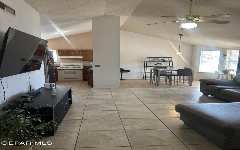 440 KATHERINE Drive, Horizon City, TX 79928, 4 Habitaciones Habitaciones , ,2 BañosBaños,Residential,En Venta,440 KATHERINE Drive,0,932282