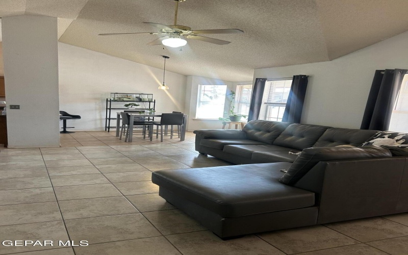 440 KATHERINE Drive, Horizon City, TX 79928, 4 Habitaciones Habitaciones , ,2 BañosBaños,Residential,En Venta,440 KATHERINE Drive,0,932282