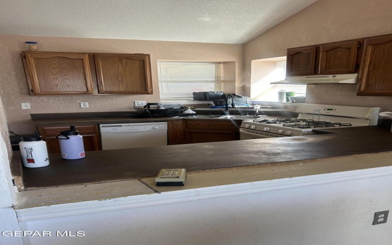440 KATHERINE Drive, Horizon City, TX 79928, 4 Habitaciones Habitaciones , ,2 BañosBaños,Residential,En Venta,440 KATHERINE Drive,0,932282