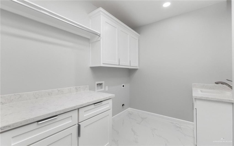 1505 Helen Drive, Weslaco, TX 78596, 4 Habitaciones Habitaciones , ,3 BañosBaños,Residential,En Venta,1505 Helen Drive,0,483758